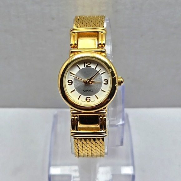 Avon Accessories - Womens Vintage Avon Watch Gold Tone Multi Strand Serpentine Chain New Battery